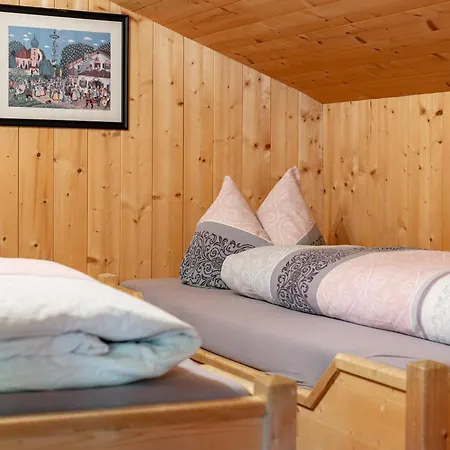 Zaustoi Altes Haus Appartement *